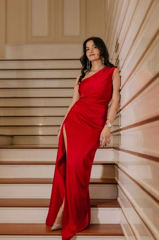 Feel my grace - red one shoulder maxi dress