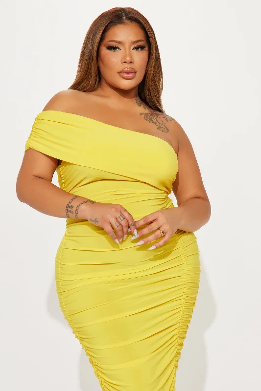 Serene Dream Off Shoulder Midi Dress - Yellow